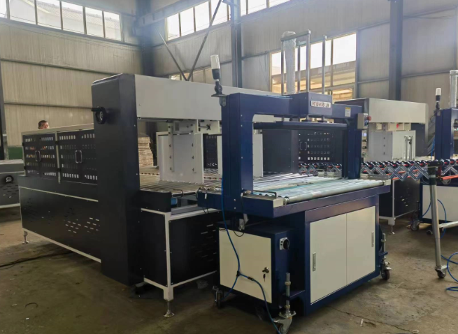 PRY-2600 Máquina de colagem de folhas automática de alta velocidade com unidade de fixação 10