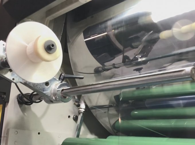 PRY-ER Máquina de laminação de filme vertical totalmente automática de rolamento a rolamento 13