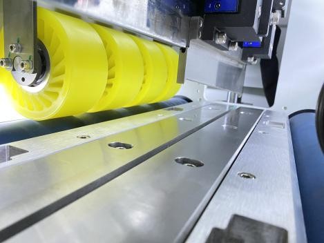 Máquina de Corte Automático de Amostras de Caixas de Cartão de Passagem Única PRY-1800 7