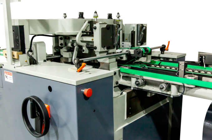 PRY-8D Máquina de colagem e aparelhamento de selos 8