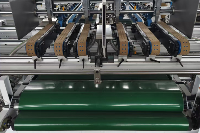 PRY-2900H Máquina Dobradora e Coladeira de Caixas de Papelão de Folhas Duplas 2